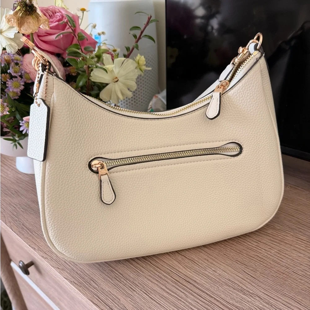 Coach Cream Leather Shoulder Bag with Rose Gold Hardware - Picture 2 of 4